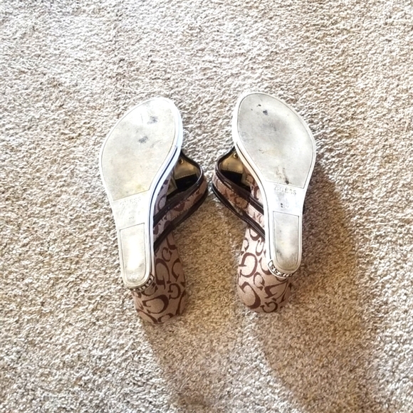 Guess Shoes - Picture 3 of 7